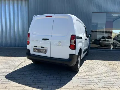 Peugeot PARTNER GIRAFON 2023 - 16500 EUR, 84348 km - AUTO.MOTO.pt - 84348km - foto 4 de 15