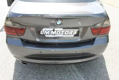 BMW 320 2008 - 8990 EUR, 338000 km - AUTO.MOTO.pt - 338000km - foto 16 de 35