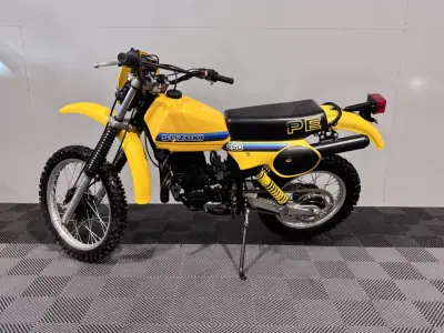 Suzuki Burgman 650 ABS Executive 1994 - 6750 EUR, 1500 km - 1500km - foto 12 de 17