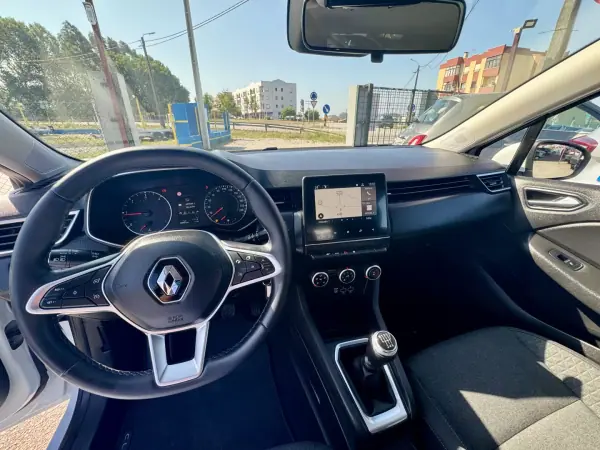 Renault Clio 2021 - 14500 EUR, 109414 km - AUTO.MOTO.pt - 109414km - foto 20 de 26