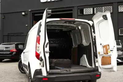 Ford Transit Connect 2020 - 15000 EUR, 147248 km - AUTO.MOTO.pt - 147248km - foto 6 de 20