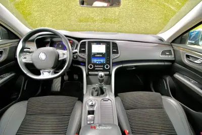 Renault Talisman Sport Tourer 2016 - 14750 EUR, 104000 km - AUTO.MOTO.pt - 104000km - foto 34 de 46