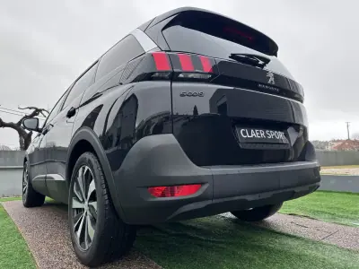 Peugeot 5008 2018 - 14900 EUR, 140000 km - AUTO.MOTO.pt - 140000km - foto 16 de 52