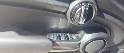 MINI One 2016 - 14900 EUR, 148000 km - AUTO.MOTO.pt - 148000km - foto 16 de 21