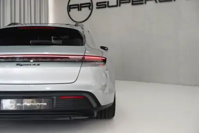 Porsche Taycan Sport Turismo 2024 - 74950 EUR, 55673 km - AUTO.MOTO.pt - 55673km - foto 14 de 57