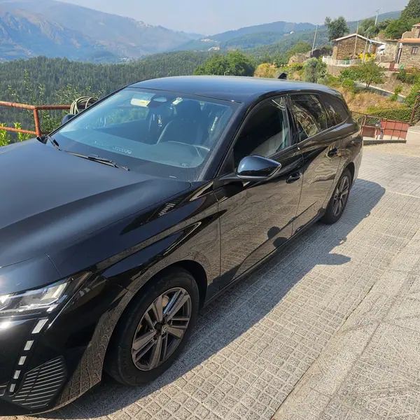 Peugeot 308 SW 2024 - 20000 EUR, 18000 km - AUTO.MOTO.pt - 18000km - foto 6 de 7