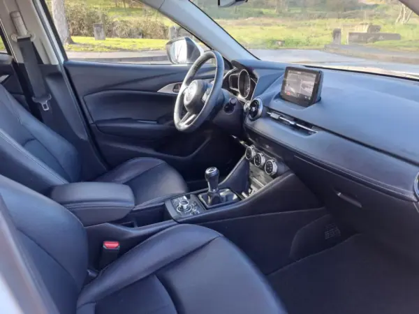 Mazda CX-3 2019 - 16500 EUR, 99000 km - AUTO.MOTO.pt - 99000km - foto 12 de 13