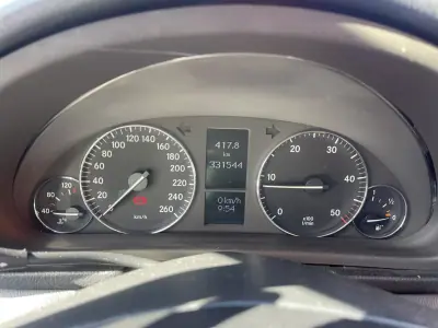 Mercedes-Benz C 220 2004 - 6950 EUR, 331544 km - AUTO.MOTO.pt - 331544km - foto 11 de 12