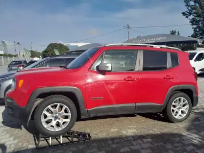 Jeep Renegade 2019 - 15900 EUR, 95000 km - AUTO.MOTO.pt - 95000km - foto 9 de 18