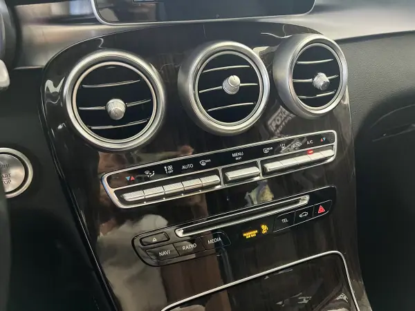 Mercedes-Benz GLC 220 2017 - 31900 EUR, 155916 km - AUTO.MOTO.pt - 155916km - foto 13 de 25