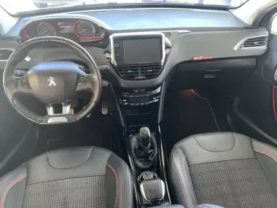 Peugeot 2008 2017 - 14990 EUR, 164600 km - AUTO.MOTO.pt - 164600km - foto 8 de 11