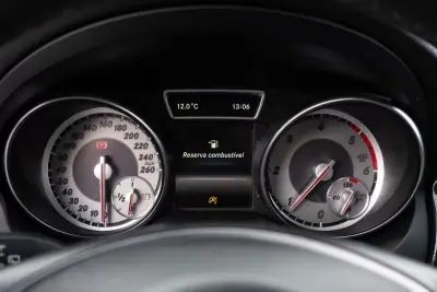 Mercedes-Benz CLA 180 2015 - 15900 EUR, 242000 km - AUTO.MOTO.pt - 242000km - foto 22 de 26