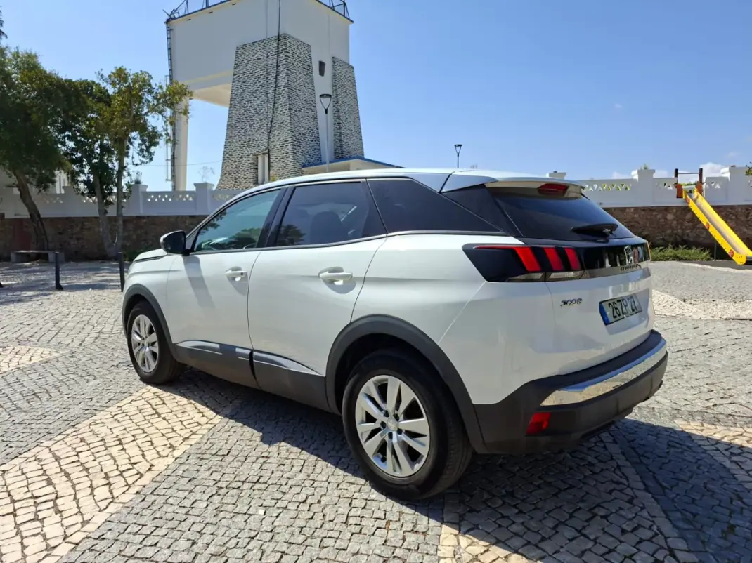 Peugeot 3008 2019 - 19900 EUR, 73744 km - 73744km - foto 4 de 23