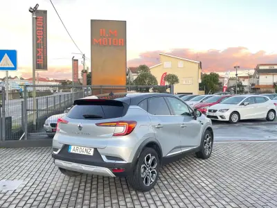 Renault Captur 2022 - 17300 EUR, 89000 km - AUTO.MOTO.pt - 89000km - foto 3 de 10