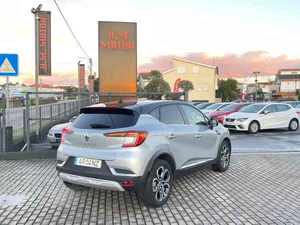 Renault Captur 2022 - 17300 EUR, 89000 km - AUTO.MOTO.pt - 89000km - foto 3 de 10