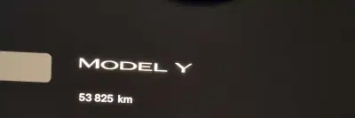 Tesla Model Y 2023 - 31500 EUR, 65000 km - AUTO.MOTO.pt - 65000km - foto 10 de 10