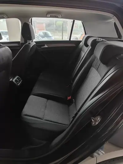 Volkswagen Golf 2013 - 10750 EUR, 198000 km - AUTO.MOTO.pt - 198000km - foto 14 de 34