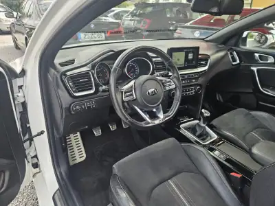 Kia ProCeed 2020 - 17400 EUR, 119400 km - AUTO.MOTO.pt - 119400km - foto 37 de 69