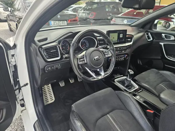 Kia ProCeed 2020 - 17400 EUR, 119400 km - AUTO.MOTO.pt - 119400km - foto 37 de 69