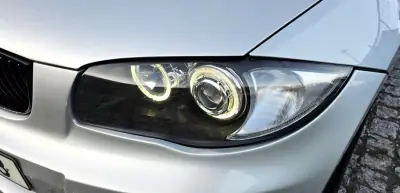 BMW 118 2018 - 9999 EUR, 300000 km - AUTO.MOTO.pt - 300000km - foto 21 de 24