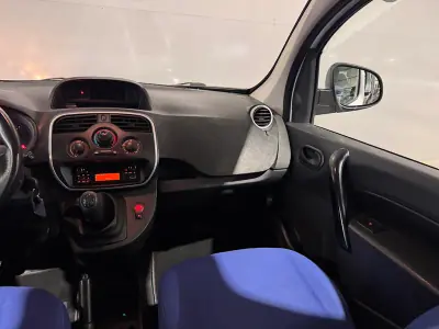 Renault Kangoo 2016 - 10900 EUR, 255000 km - AUTO.MOTO.pt - 255000km - foto 16 de 28