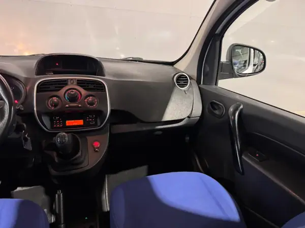 Renault Kangoo 2016 - 10900 EUR, 255000 km - AUTO.MOTO.pt - 255000km - foto 16 de 28