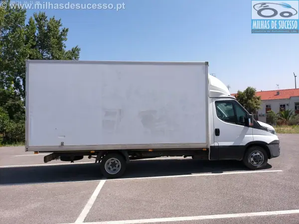 Iveco 2015 - 17850 EUR, 206000 km - AUTO.MOTO.pt - 206000km - foto 5 de 15