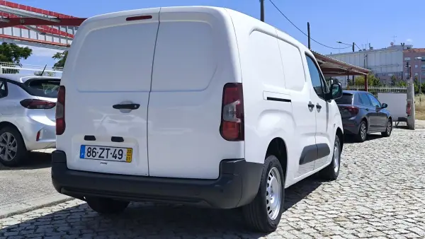 Peugeot Partner L2 1.5 Bluehdi 100CV 2020 - 13950 EUR, 124910 km - AUTO.MOTO.pt - 124910km - foto 4 de 8