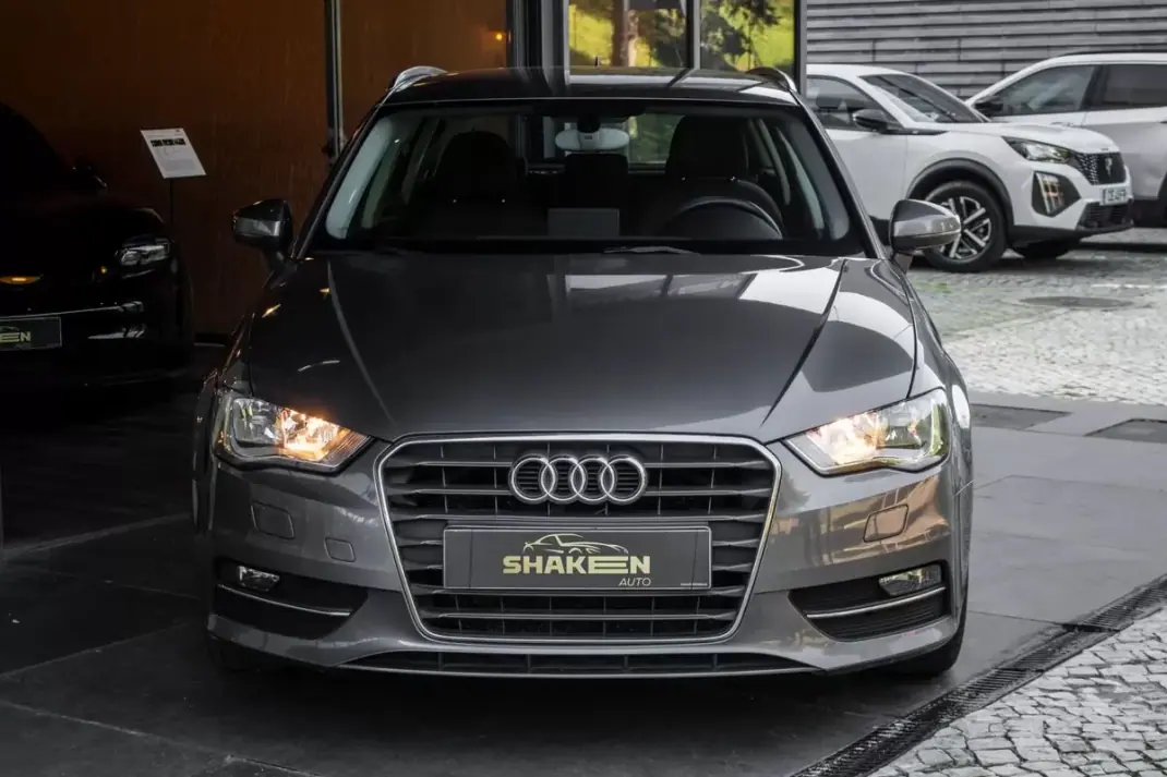 Audi A3 2013 - 12990 EUR, 250675 km - AUTO.MOTO.pt - 250675km - foto 7 de 38