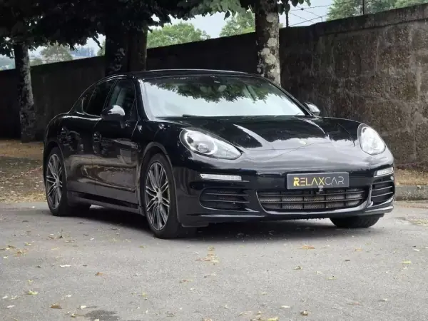 Porsche Panamera 2015 - 38499 EUR, 165000 km - AUTO.MOTO.pt - 165000km - foto 4 de 39