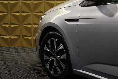 Renault Mégane Sport Tourer 2021 - 15290 EUR, 168000 km - AUTO.MOTO.pt - 168000km - foto 11 de 30