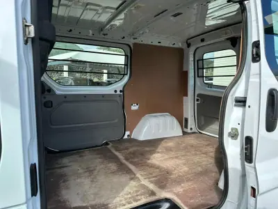 Renault TRAFIC L2H1 125CV 2014 - 16990 EUR, 98646 km - AUTO.MOTO.pt - 98646km - foto 13 de 16