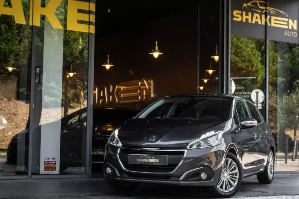 Peugeot 208 82 PureTech Style 2017 Gasolina — 102 499 km Peugeot 208 2017