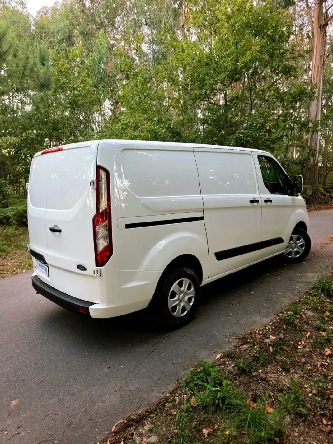 Ford Transit Custom 2020 - 16990 EUR, 142000 km - 142000km - foto 13 de 33