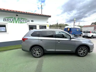 Mitsubishi Outlander 2018 - 17900 EUR, 129355 km - AUTO.MOTO.pt - 129355km - foto 5 de 24