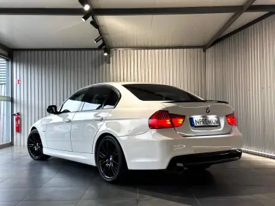 BMW 318 2011 - 15990 EUR, 230500 km - AUTO.MOTO.pt - 230500km - foto 11 de 38