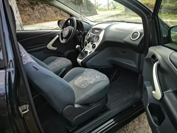 Ford KA 2012 - 5500 EUR, 190000 km - AUTO.MOTO.pt - 190000km - foto 14 de 18