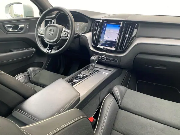 Volvo XC 60 2019 - 33980 EUR, 79000 km - AUTO.MOTO.pt - 79000km - foto 5 de 15