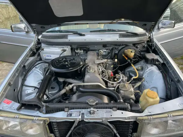 Mercedes-Benz 300 1982 - 13900 EUR, 233000 km - AUTO.MOTO.pt - 233000km - foto 25 de 32