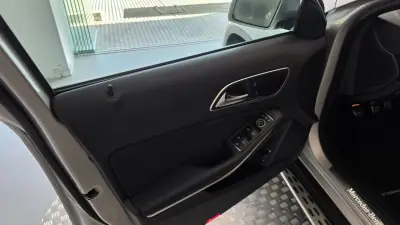 Mercedes-Benz GLA 180 2018 - 24900 EUR, 41570 km - 41570km - foto 32 de 52
