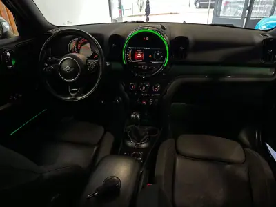 MINI Countryman 2017 - 17000 EUR, 166000 km - AUTO.MOTO.pt - 166000km - foto 9 de 12