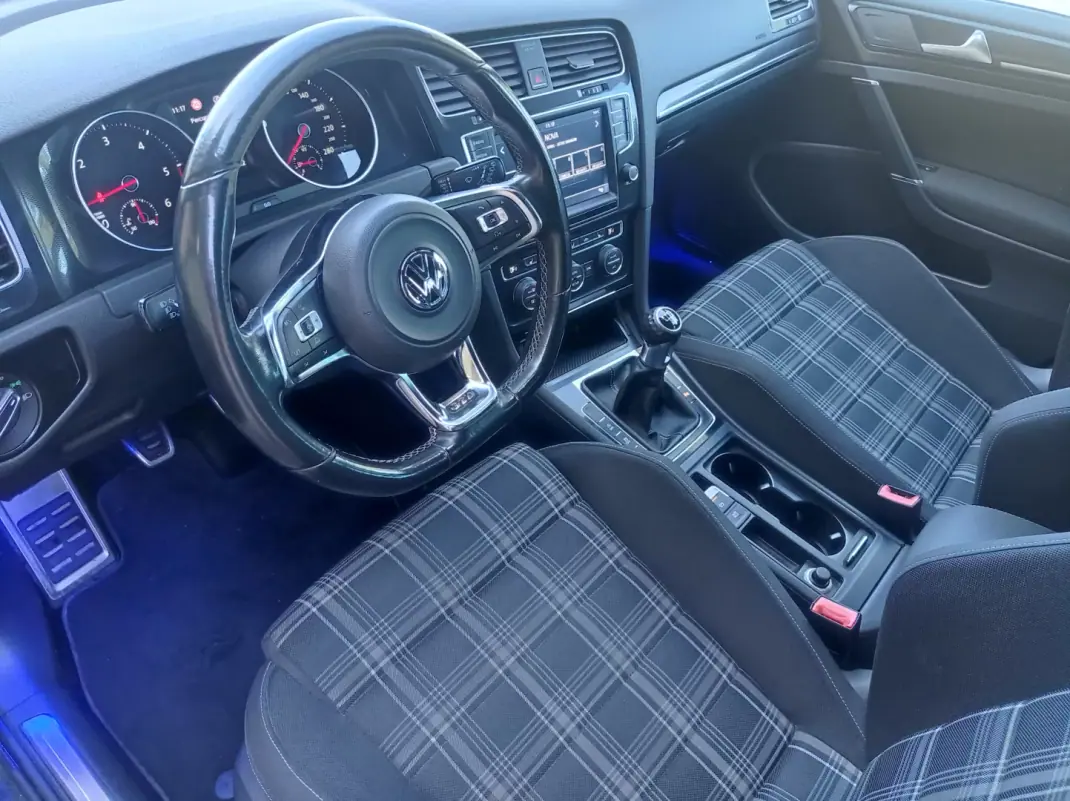 Volkswagen Golf 2013 - 17490 EUR, 214500 km - AUTO.MOTO.pt - 214500km - foto 12 de 17