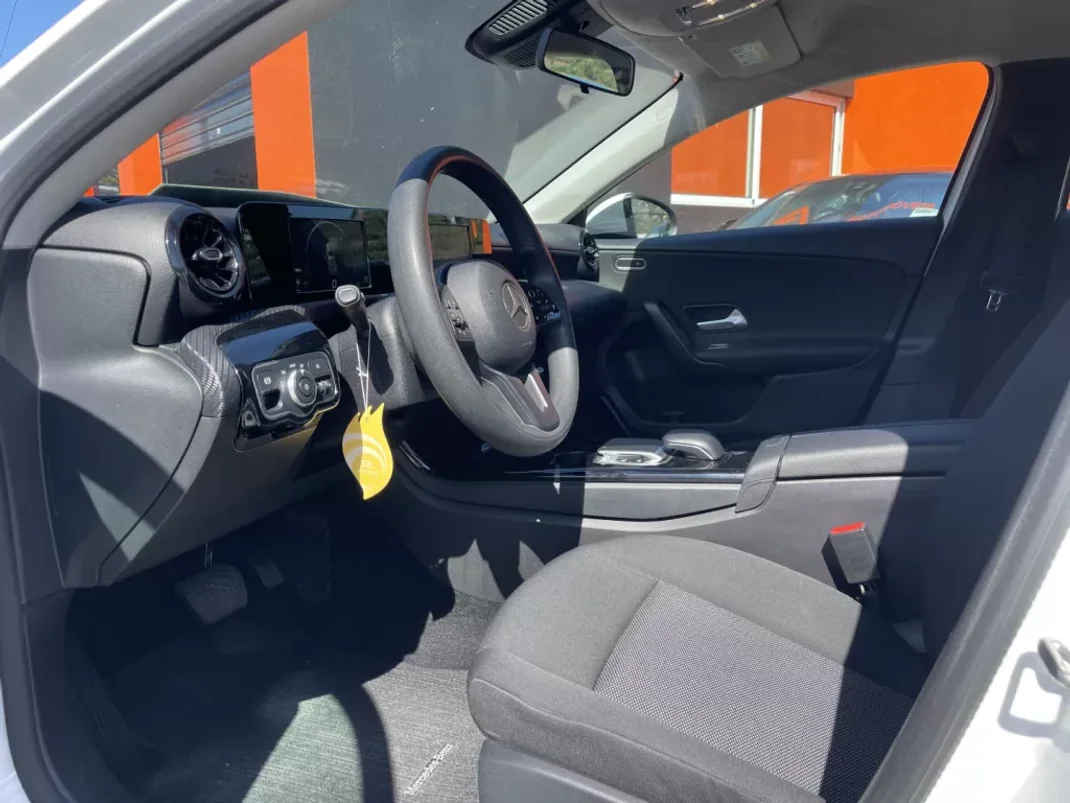 Mercedes-Benz A 180 2018 - 20950 EUR, 168400 km - AUTO.MOTO.pt - 168400km - foto 8 de 12