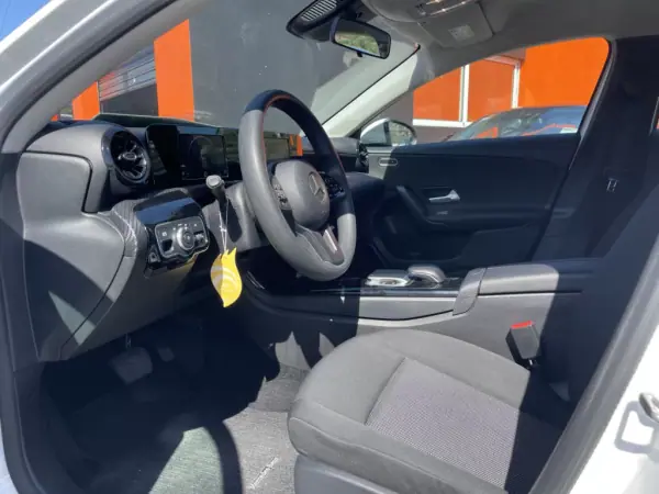 Mercedes-Benz A 180 2018 - 20950 EUR, 168400 km - AUTO.MOTO.pt - 168400km - foto 8 de 12