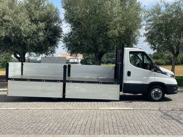 Iveco Daily 2022 - 33450 EUR, 154000 km - AUTO.MOTO.pt - 154000km - foto 6 de 37