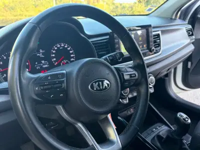 Kia Rio 2020 - 12999 EUR, 40000 km - 40000km - foto 9 de 11