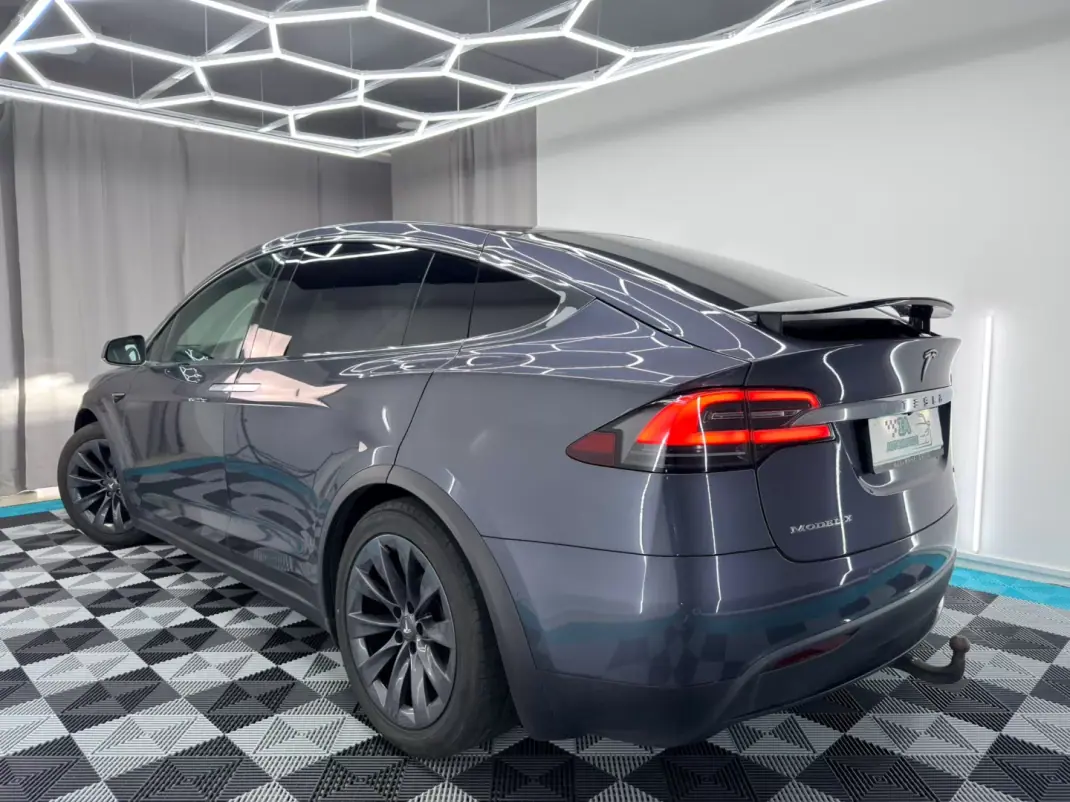 Tesla Model X 2018 - 31999 EUR, 151000 km - AUTO.MOTO.pt - 151000km - foto 5 de 23