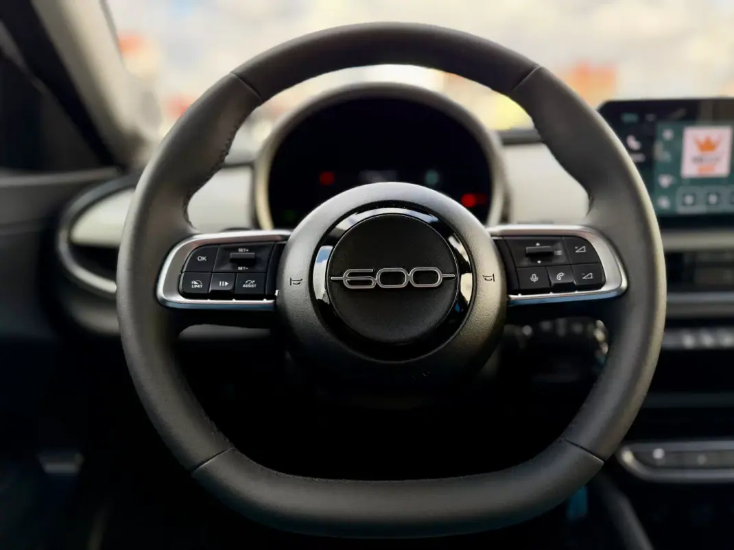 Fiat 600 2025 - 20950 EUR, 6000 km - AUTO.MOTO.pt - 6000km - foto 19 de 31