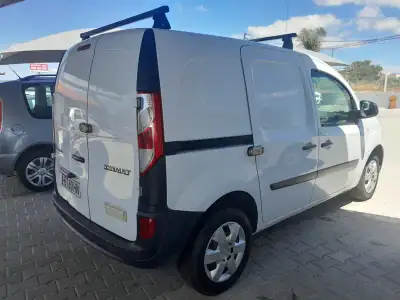 Renault 1.5 dCi Confort S/S 2018 - 10900 EUR, 173000 km - AUTO.MOTO.pt - 173000km - foto 6 de 16