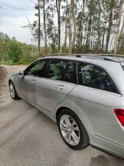 Mercedes-Benz C 200 2011 - 9250 EUR, 298500 km - AUTO.MOTO.pt - 298500km - foto 4 de 11
